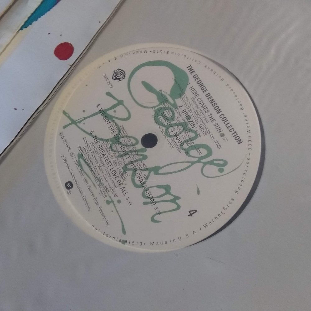 The George Benson Collection LP W/Mag - Picture 3 of 9